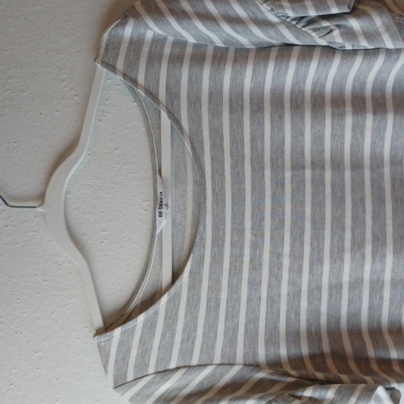 BB Dakota Grey/White Ruffle Sleeve Top Size S - Picture 4 of 8